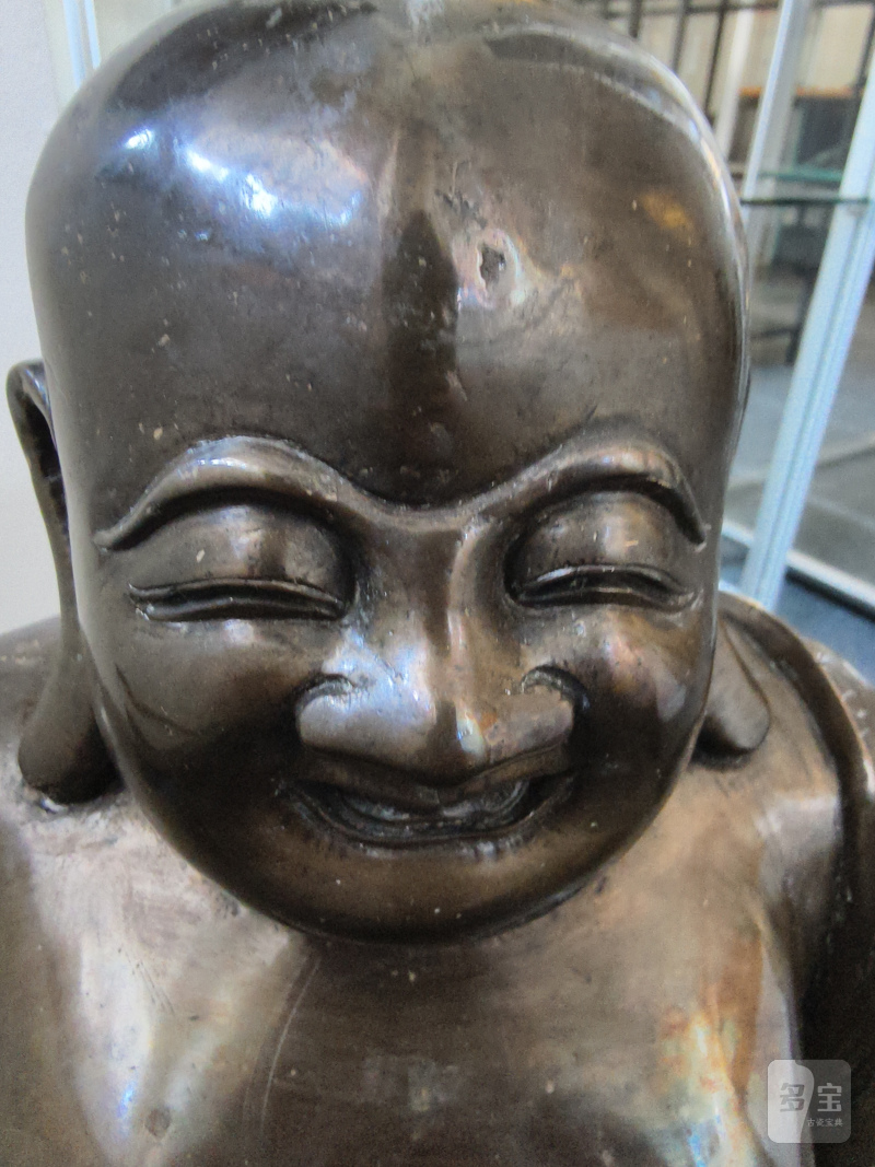 A large cast bronze figure of seated Budai with boys on a lotus pedestal - 图28